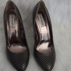 NWOB Steve Madden P-Ronni textured Heels